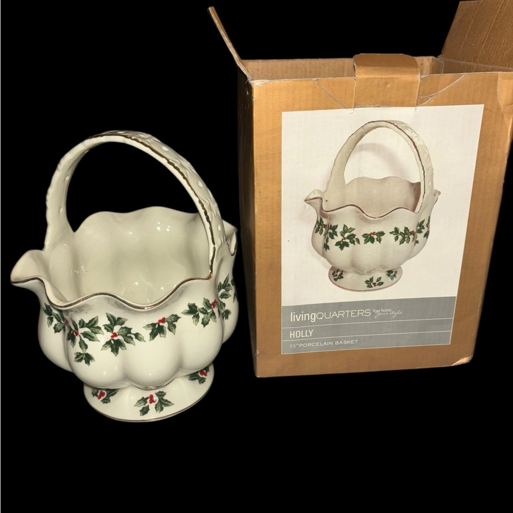 LivingQuarters Holly Porcelain Basket